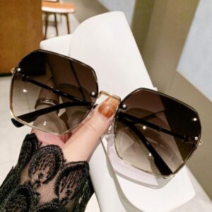 แว่นตาไฮเอนด์ของผู้หญิง แว่นกันแดดแฟชั่น กันยูวี สไตล์ใหม่ กรอบ 6 เหลี่ยม สีชา