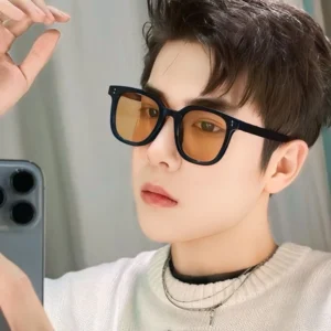 แว่นกันแดด กรอบเหลี่ยม ใส่ปิดแก้ม เลนส์สีเหลือง